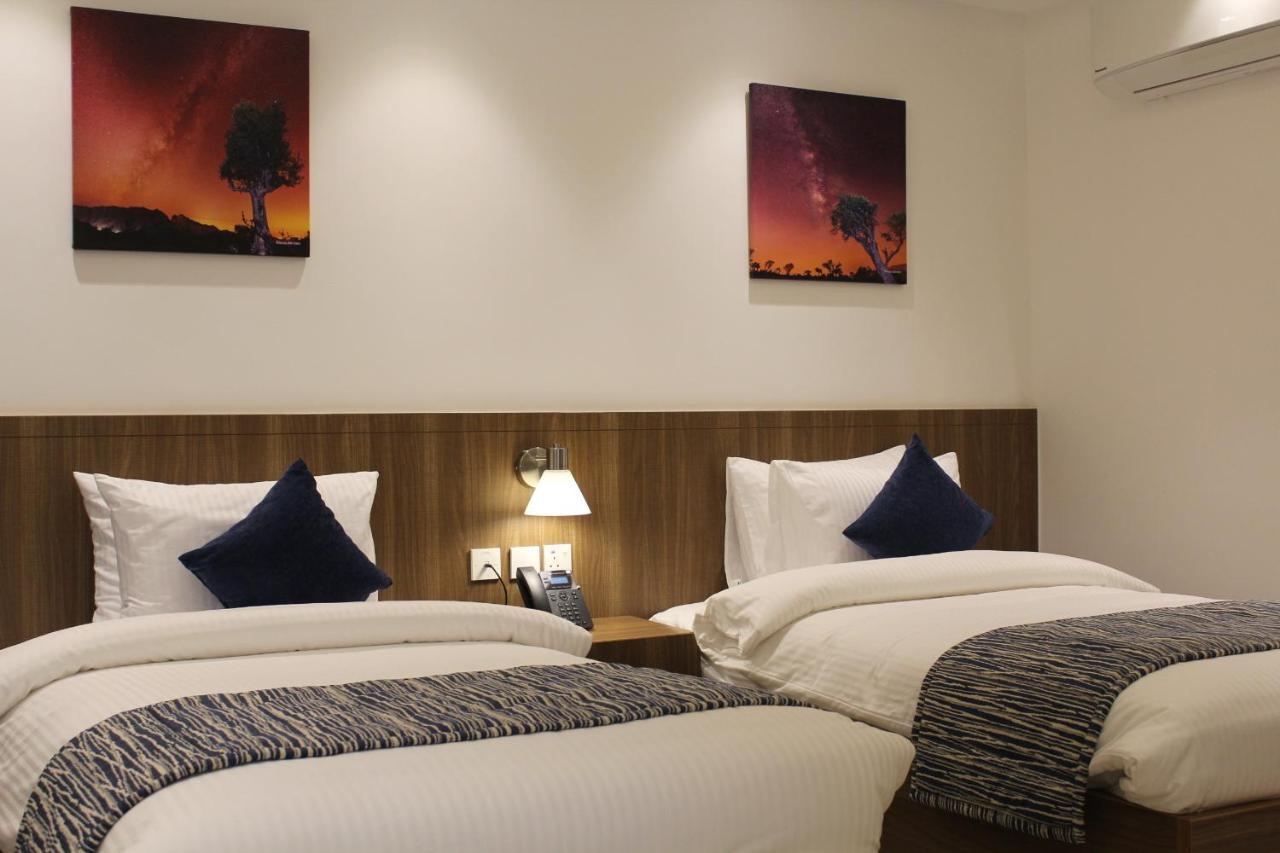 Duqm Express Hotel Exterior photo